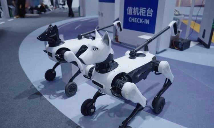 Xiaoyuan Guide Robot: A New Solution for the Visually - image 1